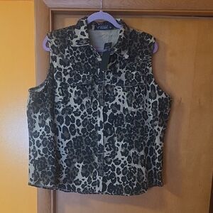 Lucky & Blessed Leopard Print Button-Up Vest - Black & Tan